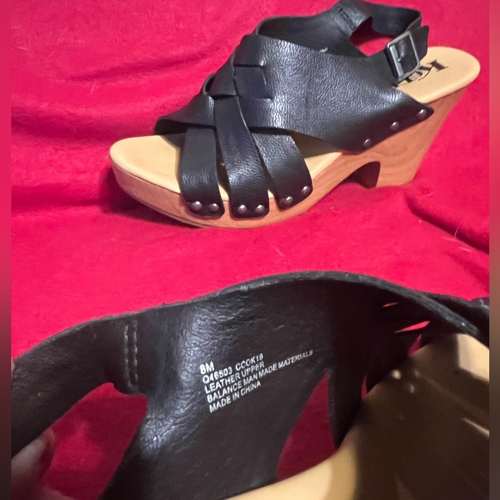Korks Berengo  leather Sandal with wooden heal Size 8